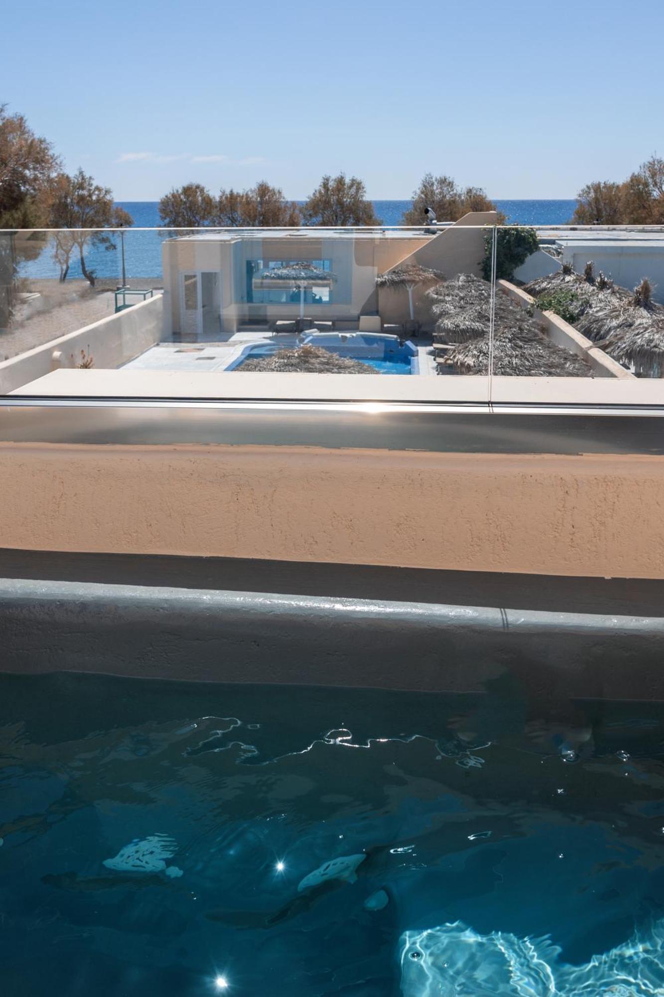 Bay 3* Perissa (Santorini)