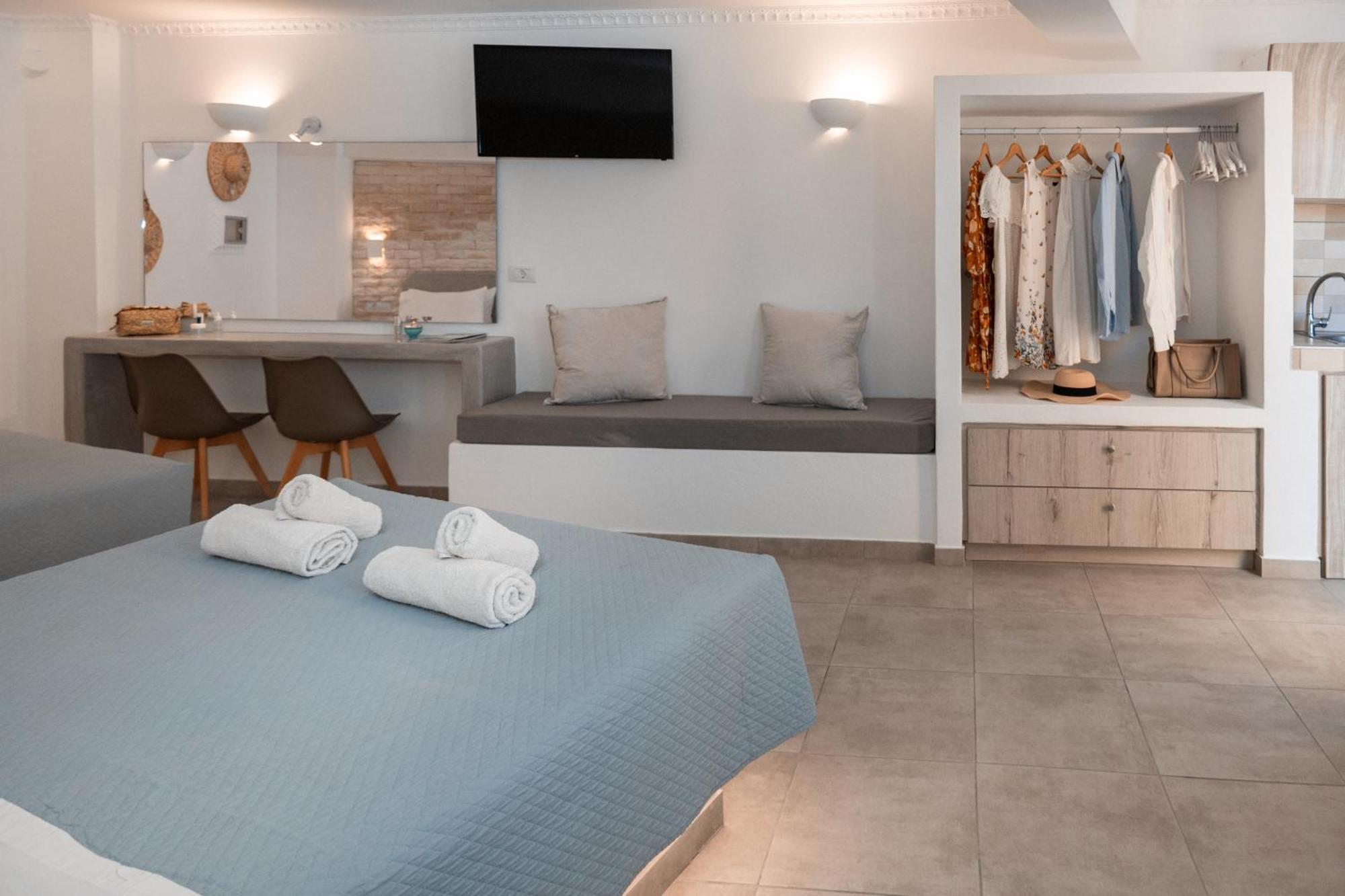 Bay 3* Perissa (Santorini)
